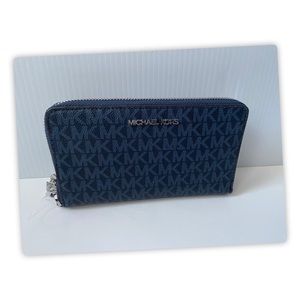 Michael Kors Jet Set Travel Wallet.